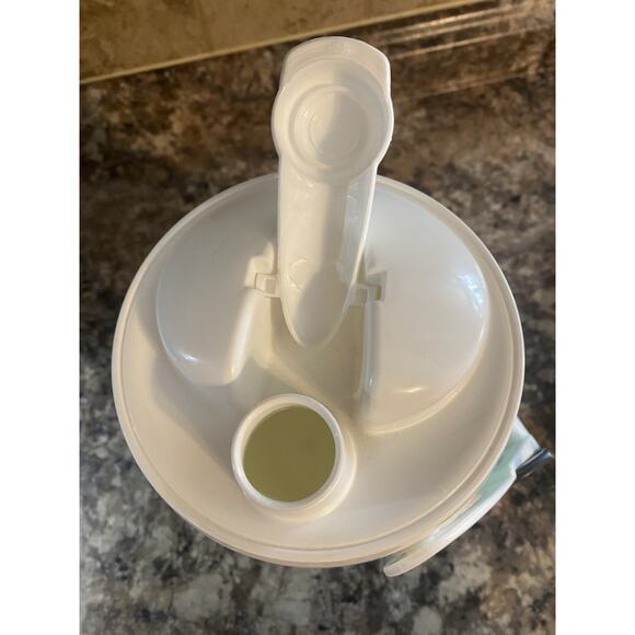 IGLOO 1/2 Gallon Sport Beverage Jug New - Picture 8 of 9